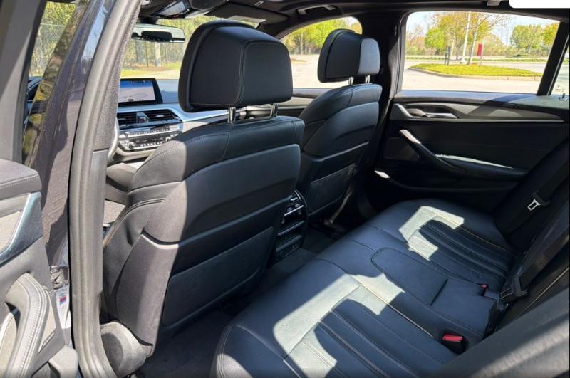 BMW 5-Series M550i xDrive 2020