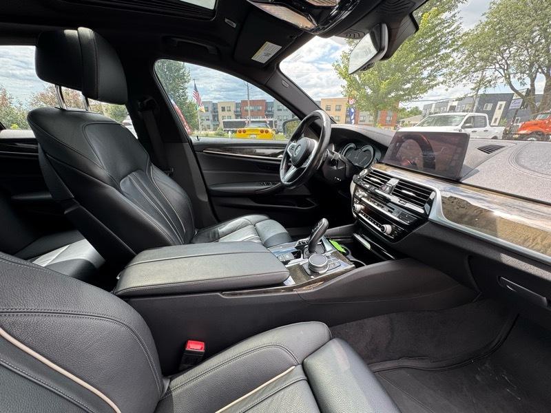 BMW 5-Series M550i xDrive 2018