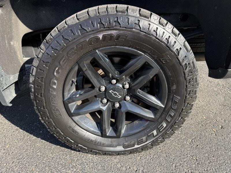 Chevrolet Silverado 1500 Limited LT Trail Boss Crew Cab Long Box 4WD 2022