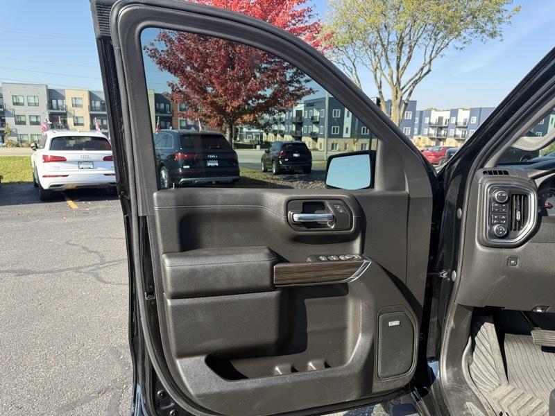 Chevrolet Silverado 1500 Limited LT Trail Boss Crew Cab Long Box 4WD 2022