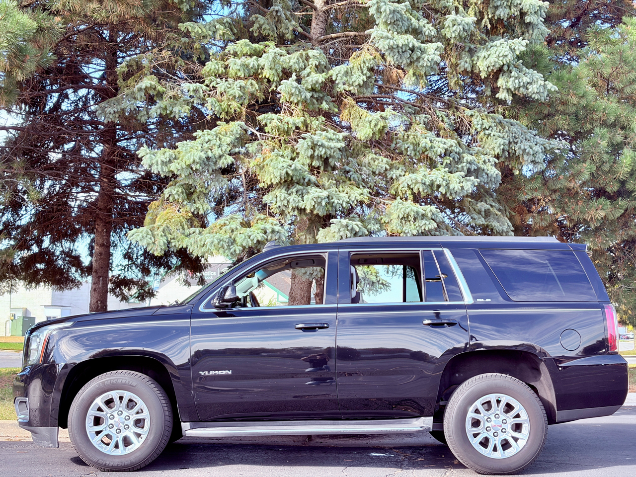 GMC Yukon 4WD 4dr SLE 2016