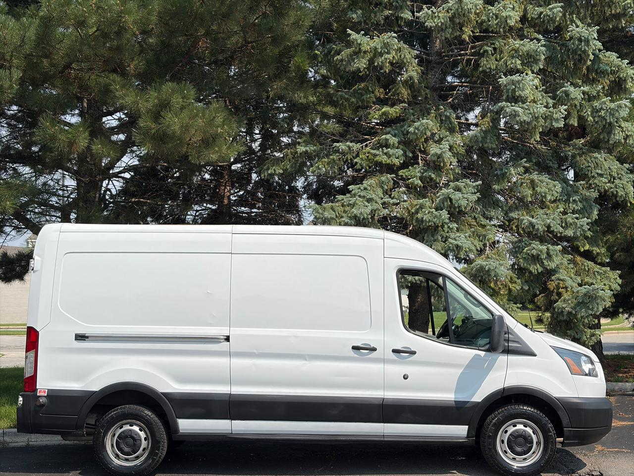 Ford Transit Van T-250 148" Med Rf 9000 GVWR Sliding RH Dr 2019