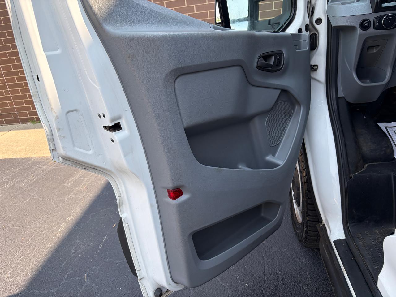 Ford Transit Van T-250 148" Med Rf 9000 GVWR Sliding RH Dr 2019