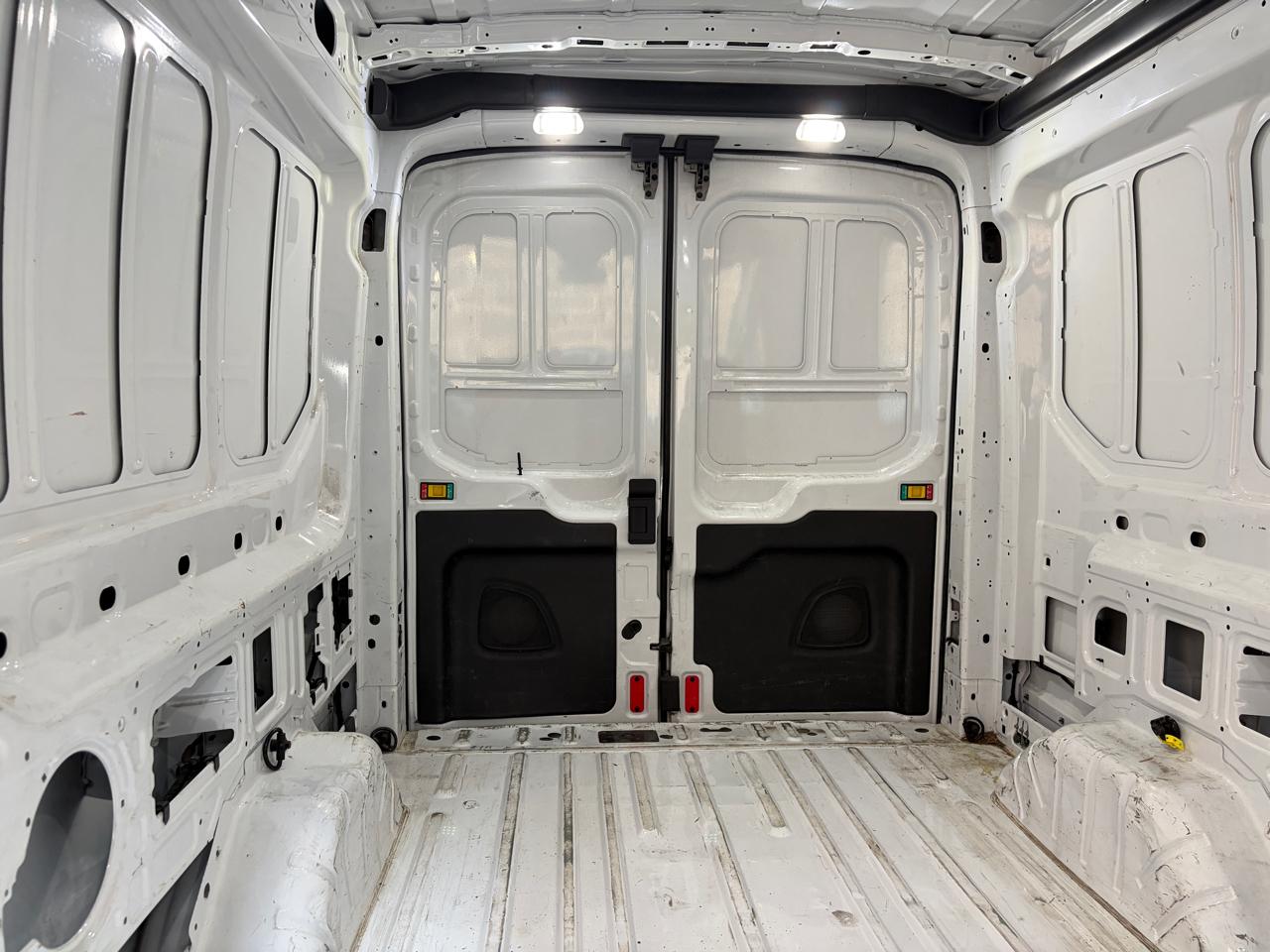 Ford Transit Van T-250 148" Med Rf 9000 GVWR Sliding RH Dr 2019