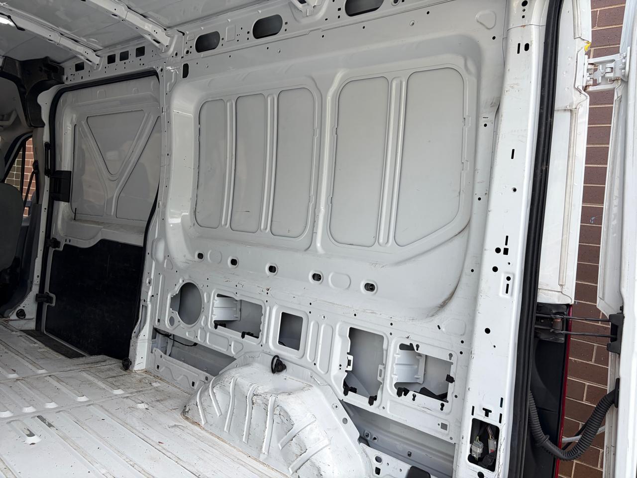 Ford Transit Van T-250 148" Med Rf 9000 GVWR Sliding RH Dr 2019