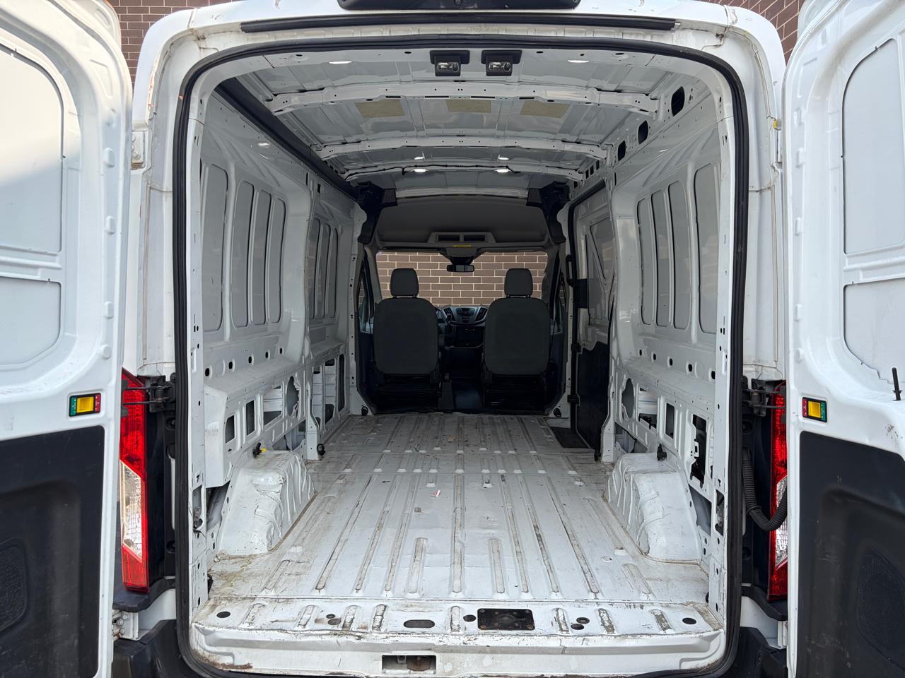 Ford Transit Van T-250 148" Med Rf 9000 GVWR Sliding RH Dr 2019
