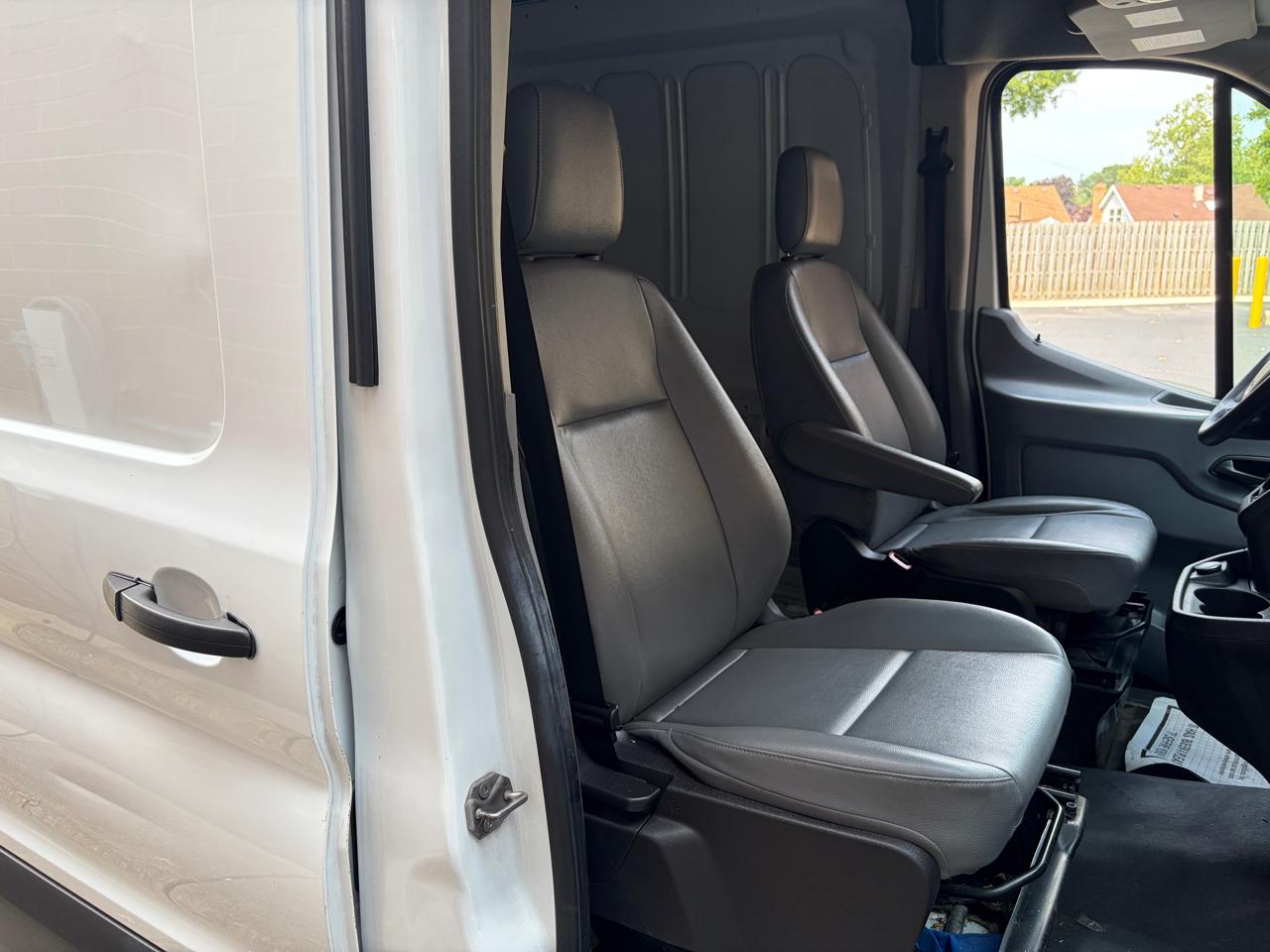 Ford Transit Van T-250 148" Med Rf 9000 GVWR Sliding RH Dr 2019