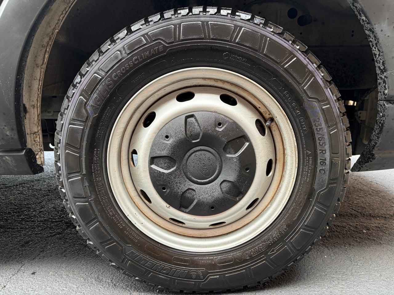 Ford Transit Van T-250 148" Med Rf 9000 GVWR Sliding RH Dr 2019