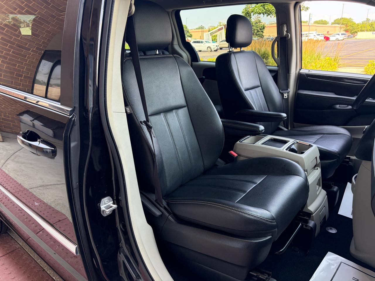 Chrysler Town & Country 4dr Wgn Touring 2016