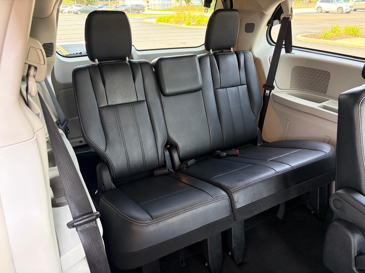 Chrysler Town & Country 4dr Wgn Touring 2016