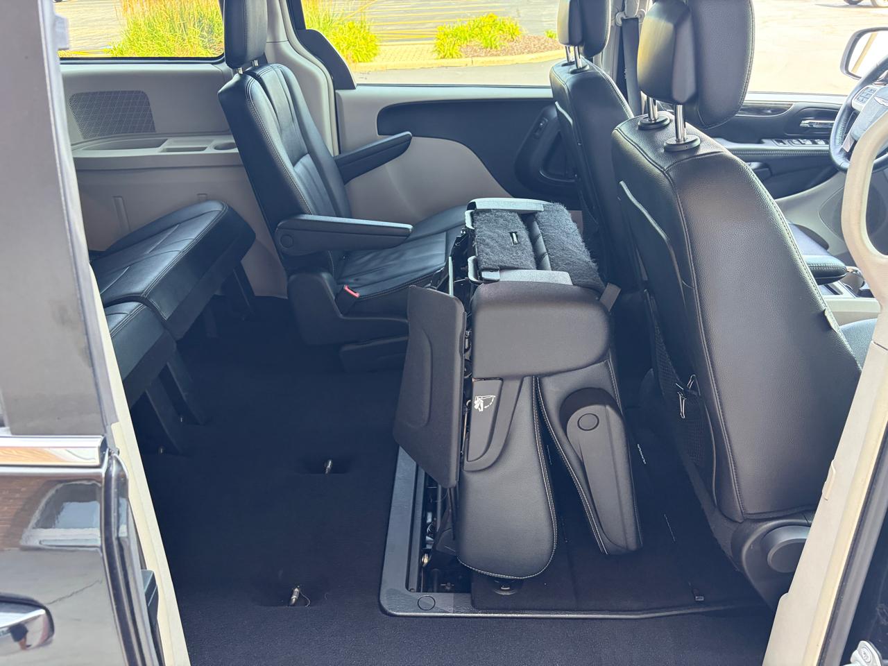 Chrysler Town & Country 4dr Wgn Touring 2016