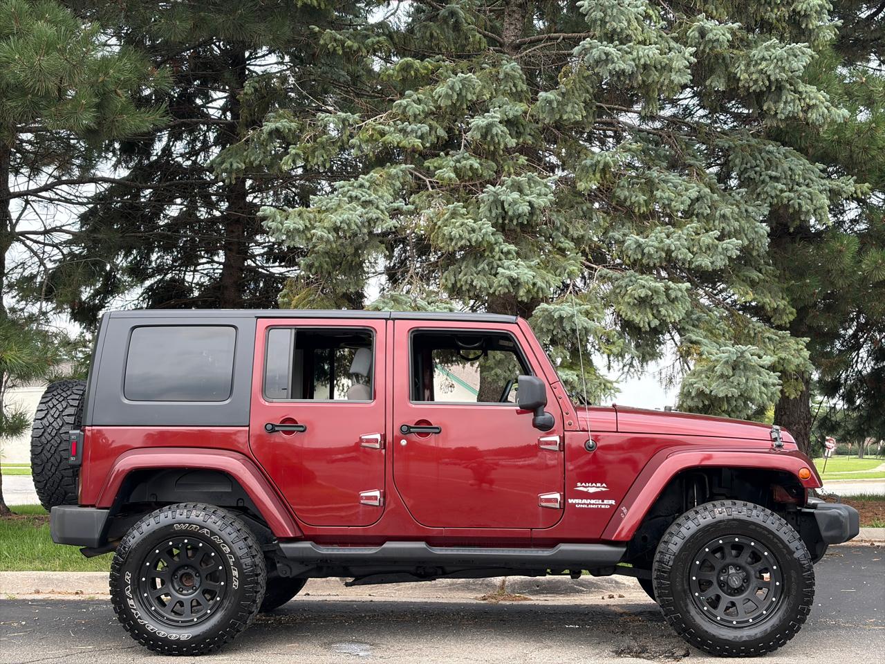 Jeep Wrangler Unlimited 4WD 4dr Sahara 2010