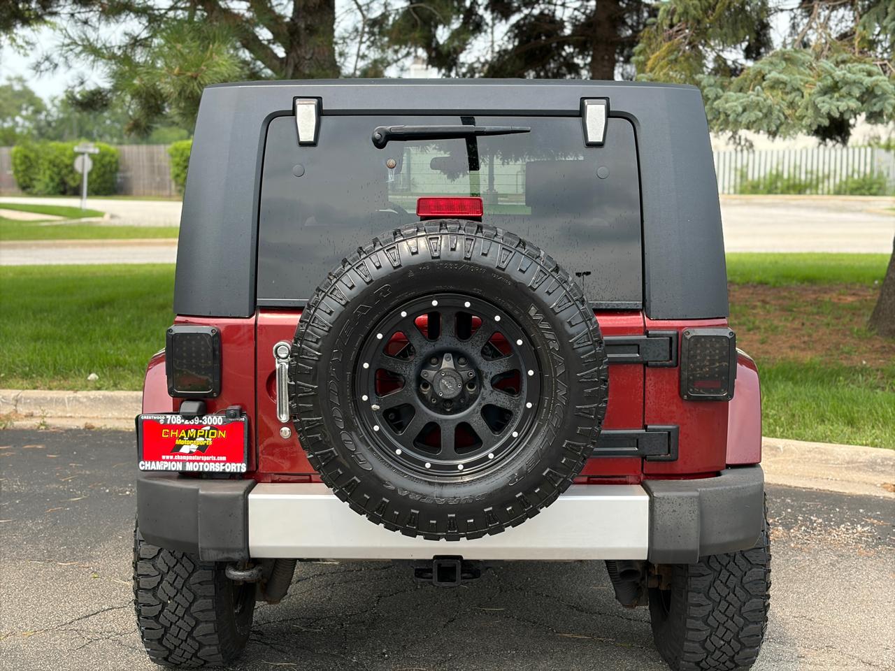 Jeep Wrangler Unlimited 4WD 4dr Sahara 2010