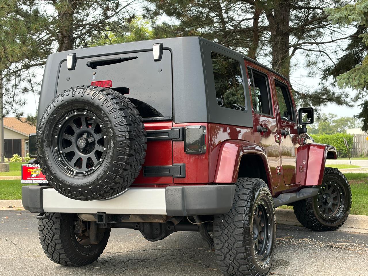 Jeep Wrangler Unlimited 4WD 4dr Sahara 2010