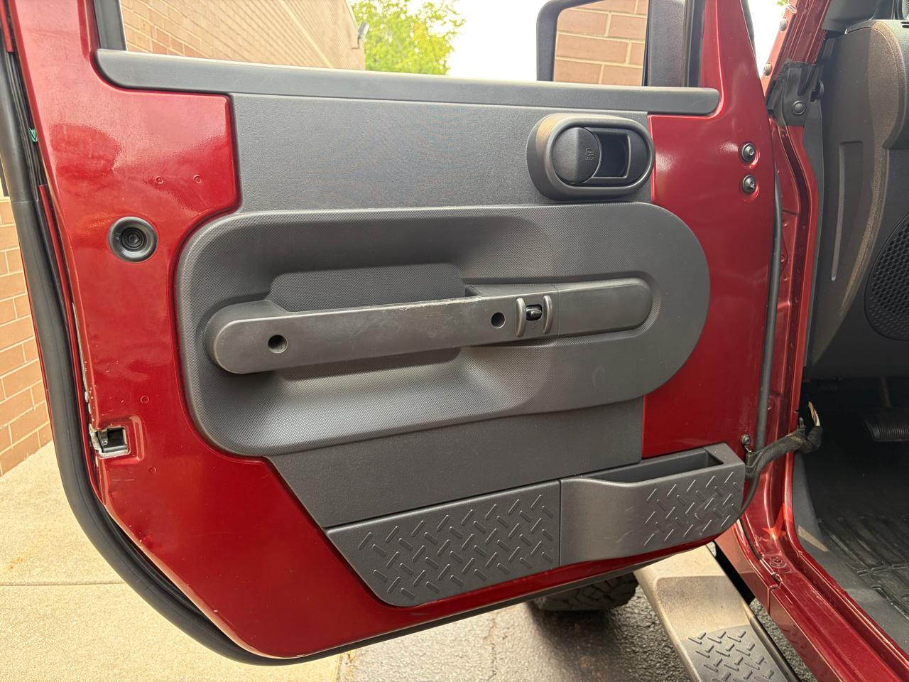Jeep Wrangler Unlimited 4WD 4dr Sahara 2010