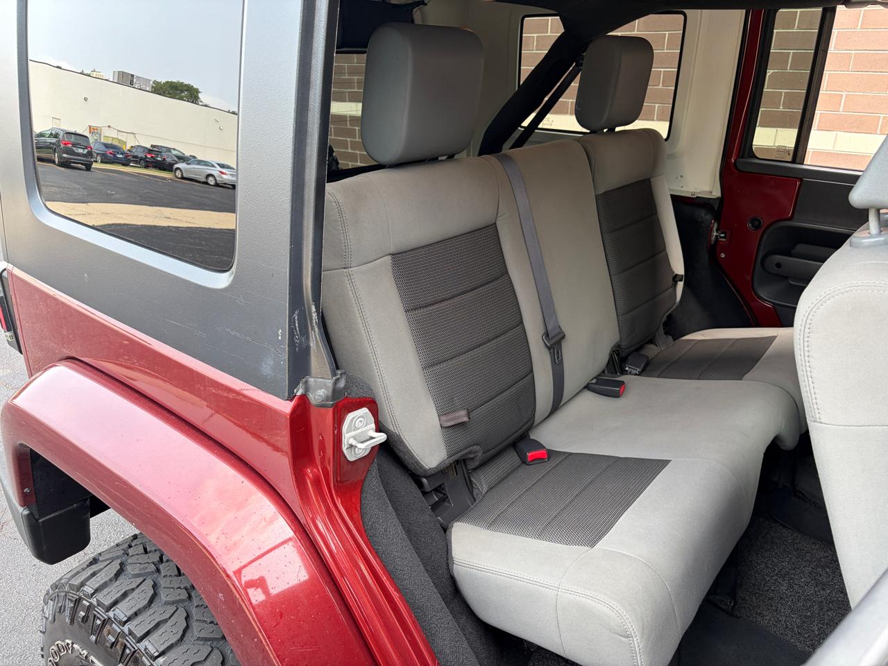 Jeep Wrangler Unlimited 4WD 4dr Sahara 2010