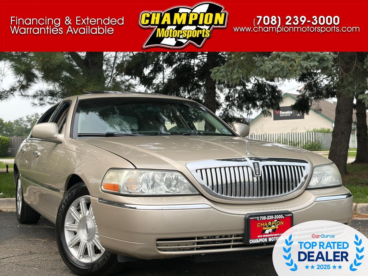 Lincoln Town Car 4dr Sdn Signature Limited 2010