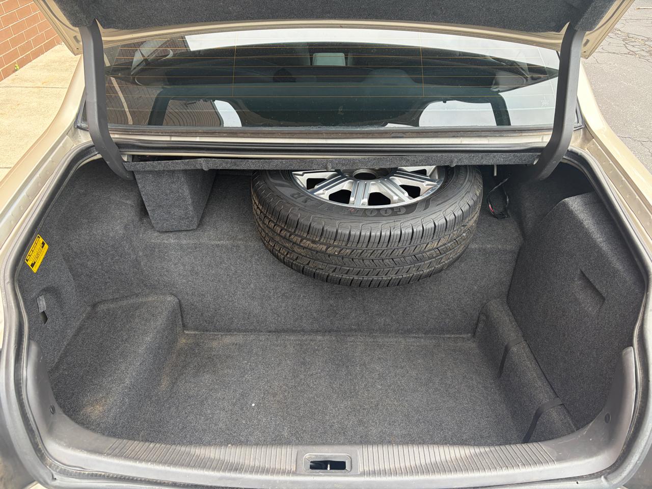 Lincoln Town Car 4dr Sdn Signature Limited 2010