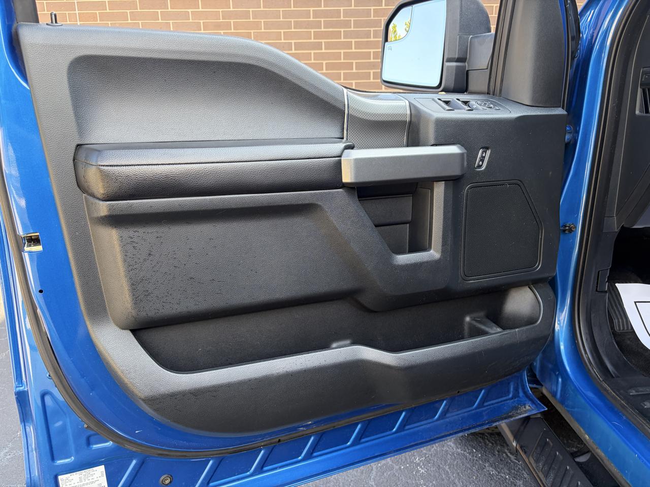 Ford F-150 4WD SuperCrew 145" XLT 2015