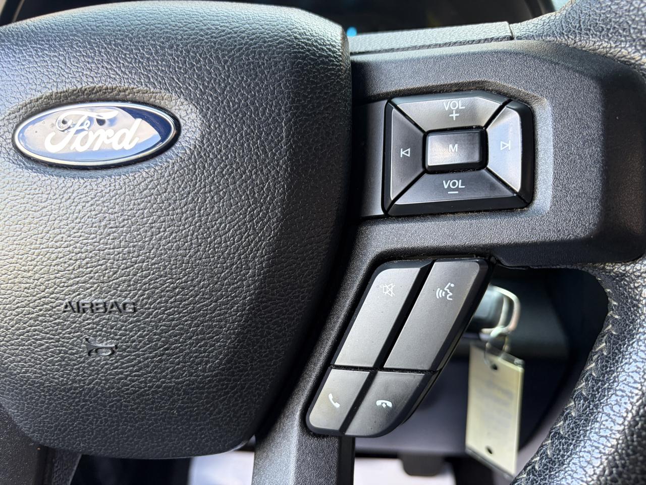 Ford F-150 4WD SuperCrew 145" XLT 2015