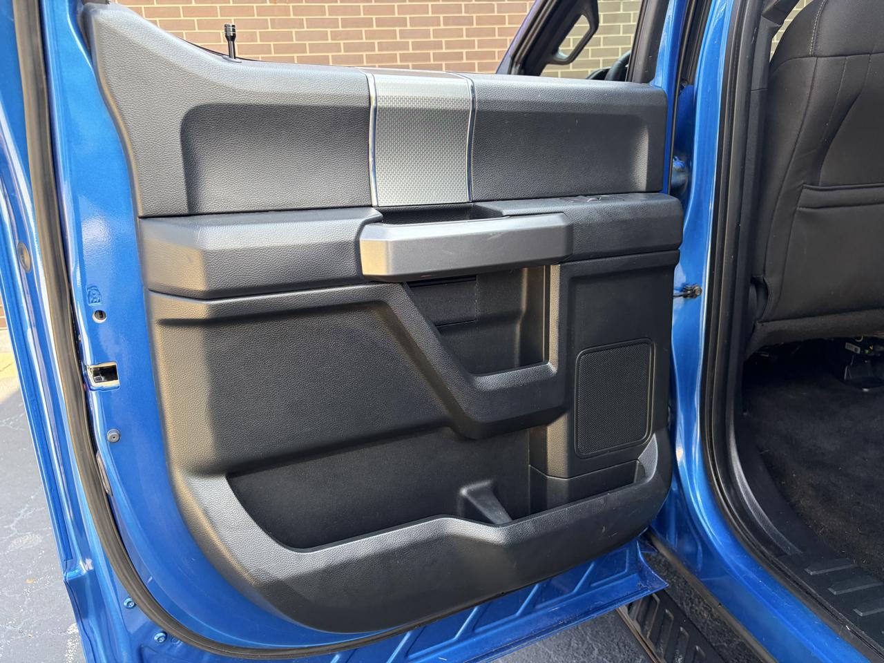 Ford F-150 4WD SuperCrew 145" XLT 2015