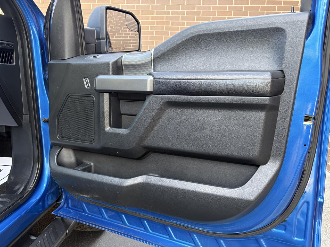 Ford F-150 4WD SuperCrew 145" XLT 2015