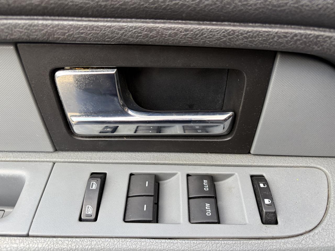 Ford F-150 4WD SuperCrew 145" XLT 2012