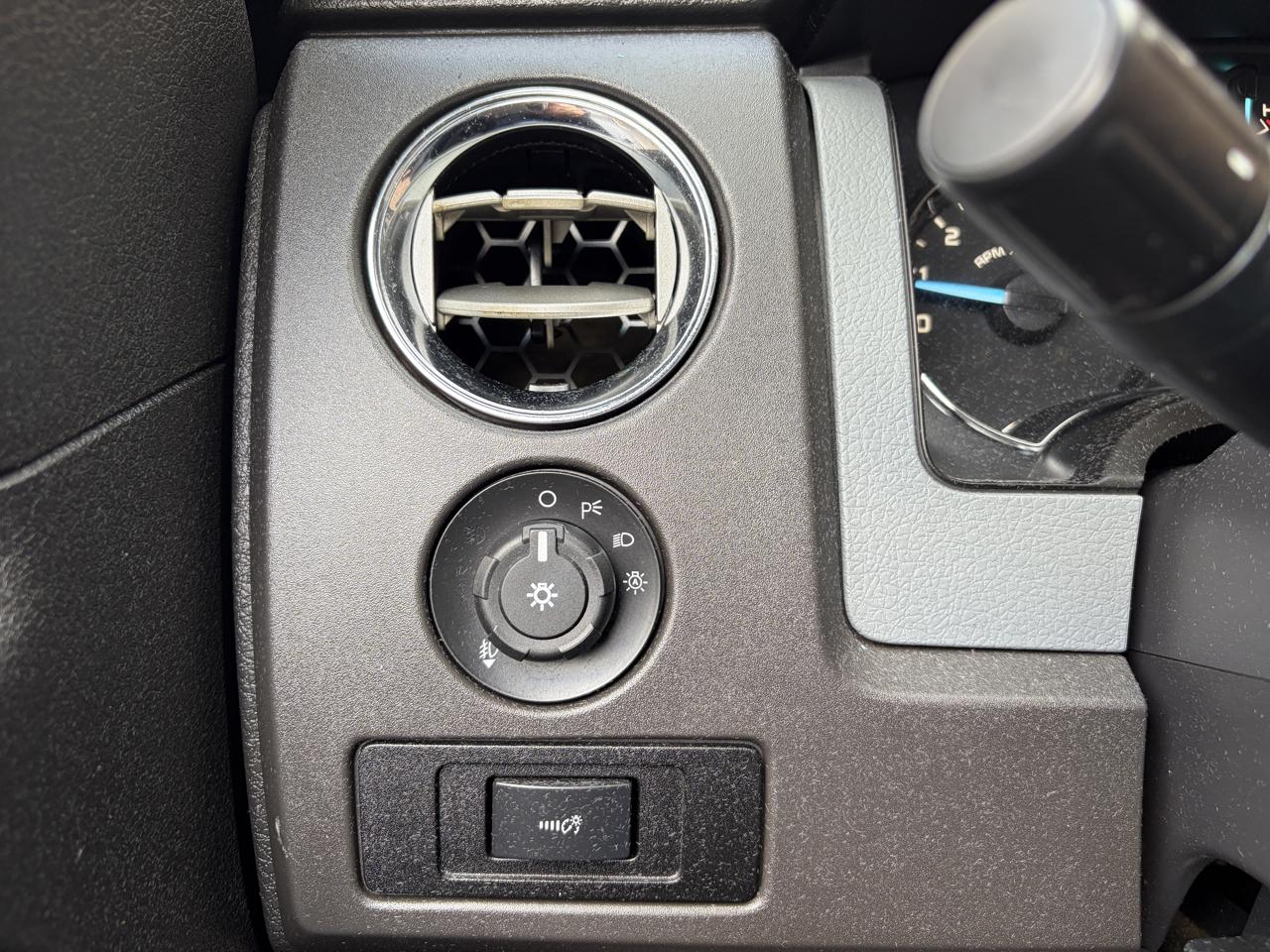 Ford F-150 4WD SuperCrew 145" XLT 2012