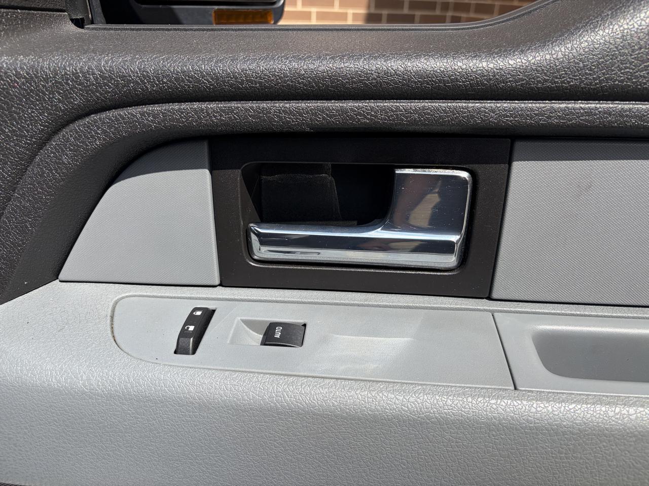 Ford F-150 4WD SuperCrew 145" XLT 2012