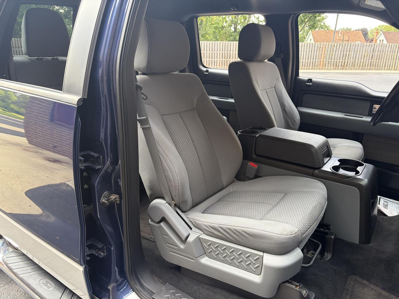Ford F-150 4WD SuperCrew 145" XLT 2012