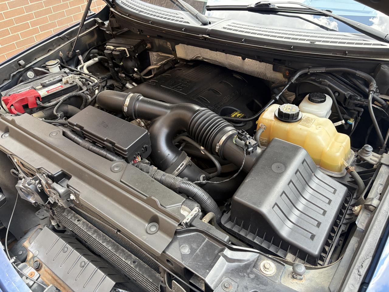 Ford F-150 4WD SuperCrew 145" XLT 2012