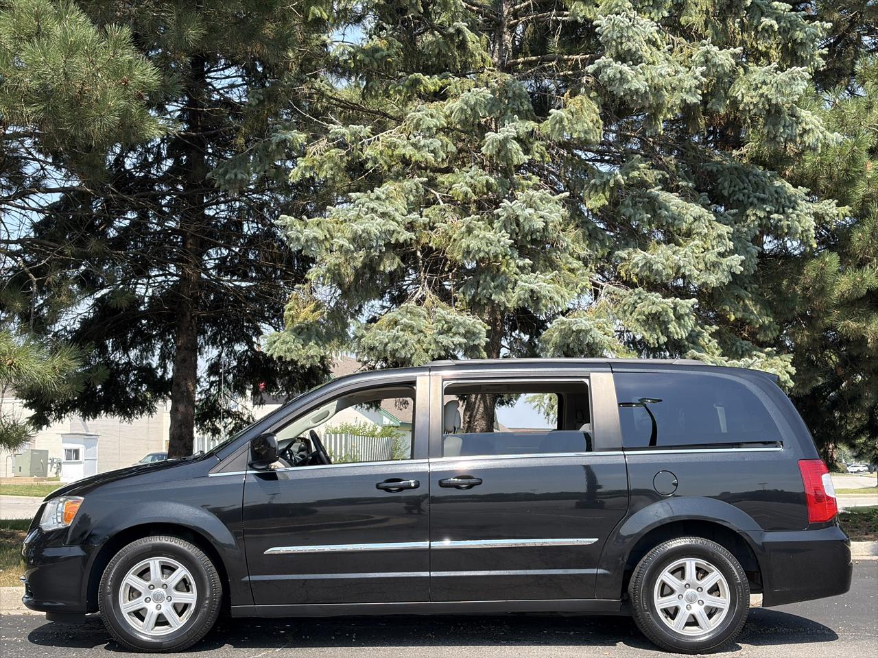 Chrysler Town & Country 4dr Wgn Touring 2013