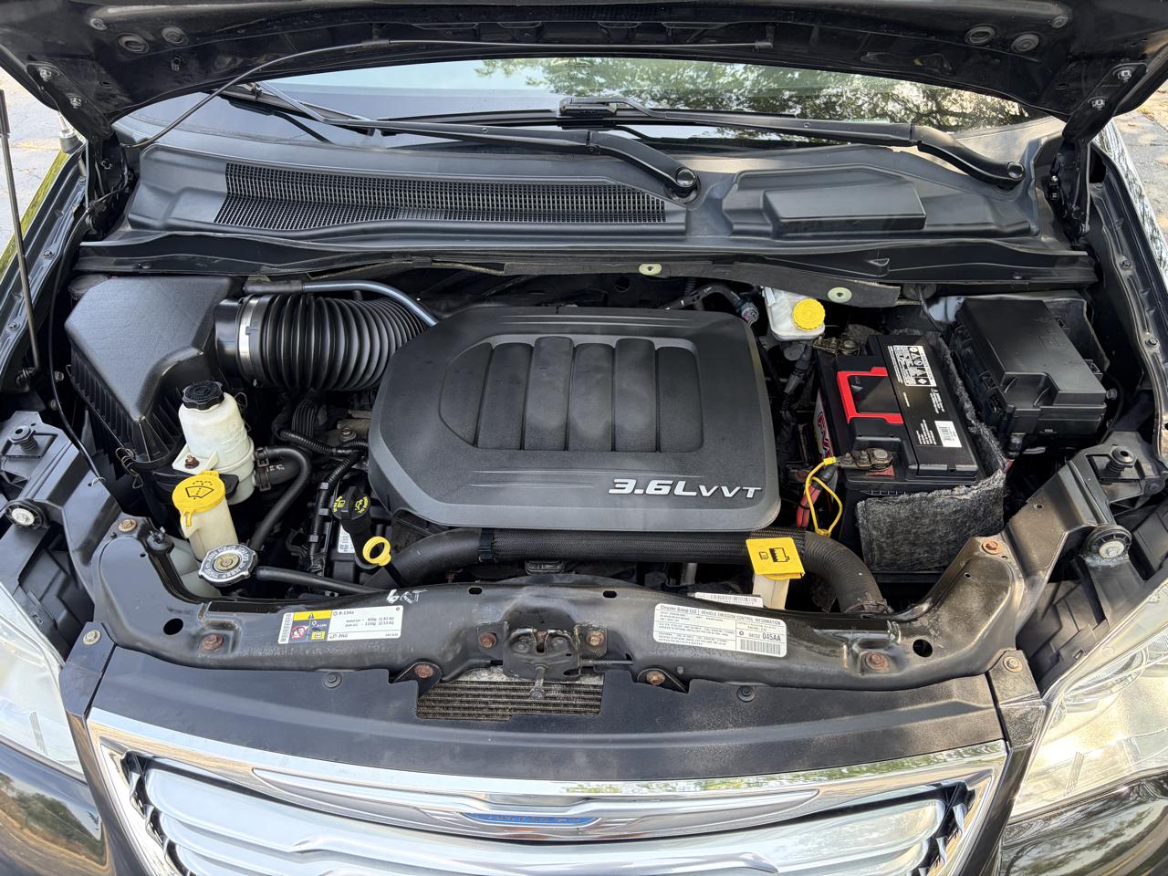 Chrysler Town & Country 4dr Wgn Touring 2013