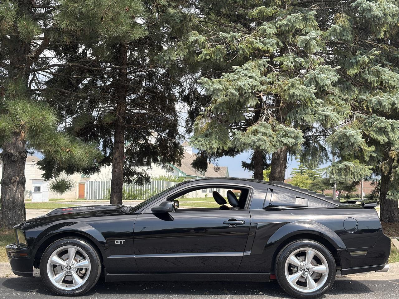 Ford Mustang 2dr Cpe GT Deluxe 2006