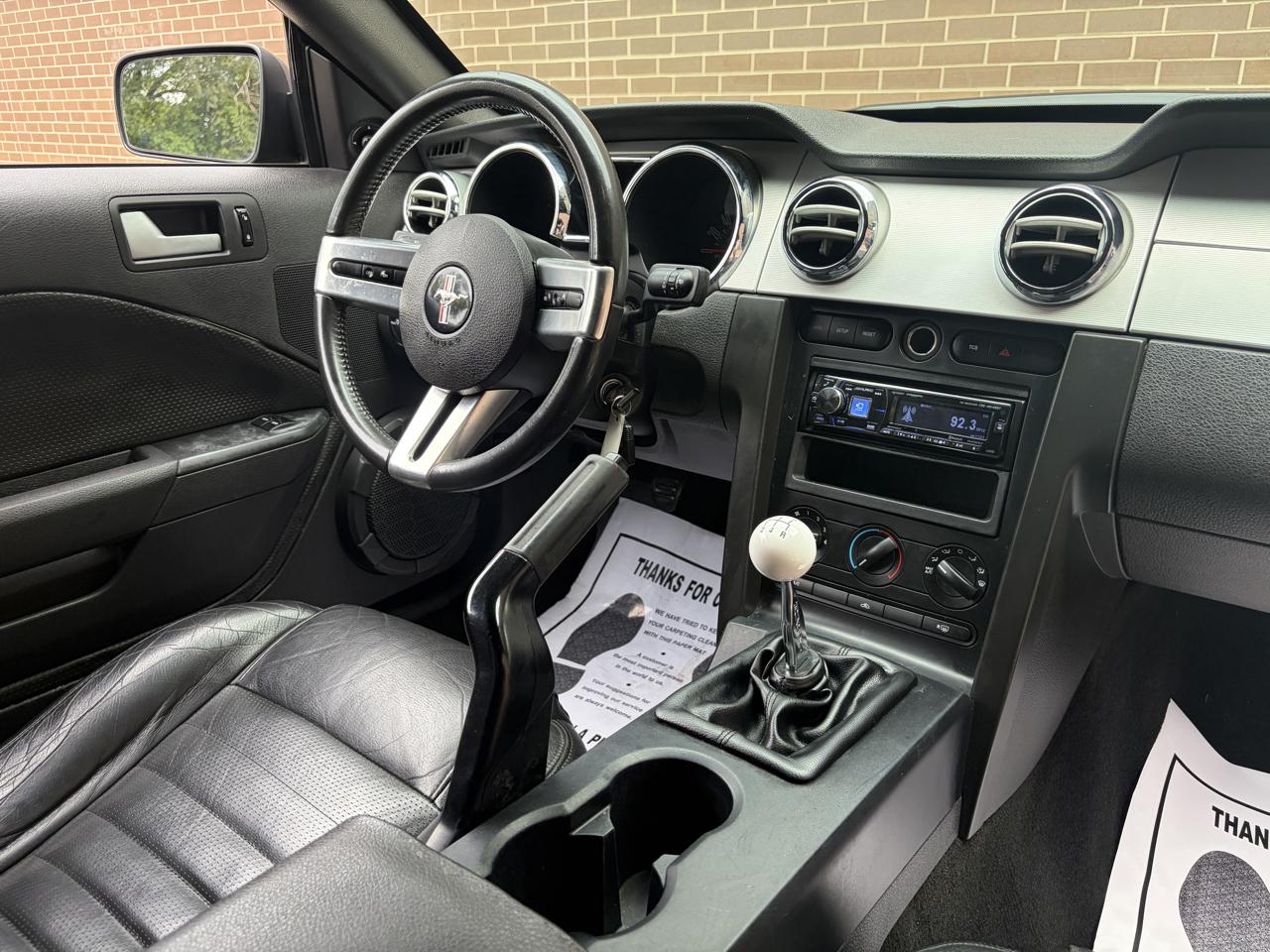 Ford Mustang 2dr Cpe GT Deluxe 2006