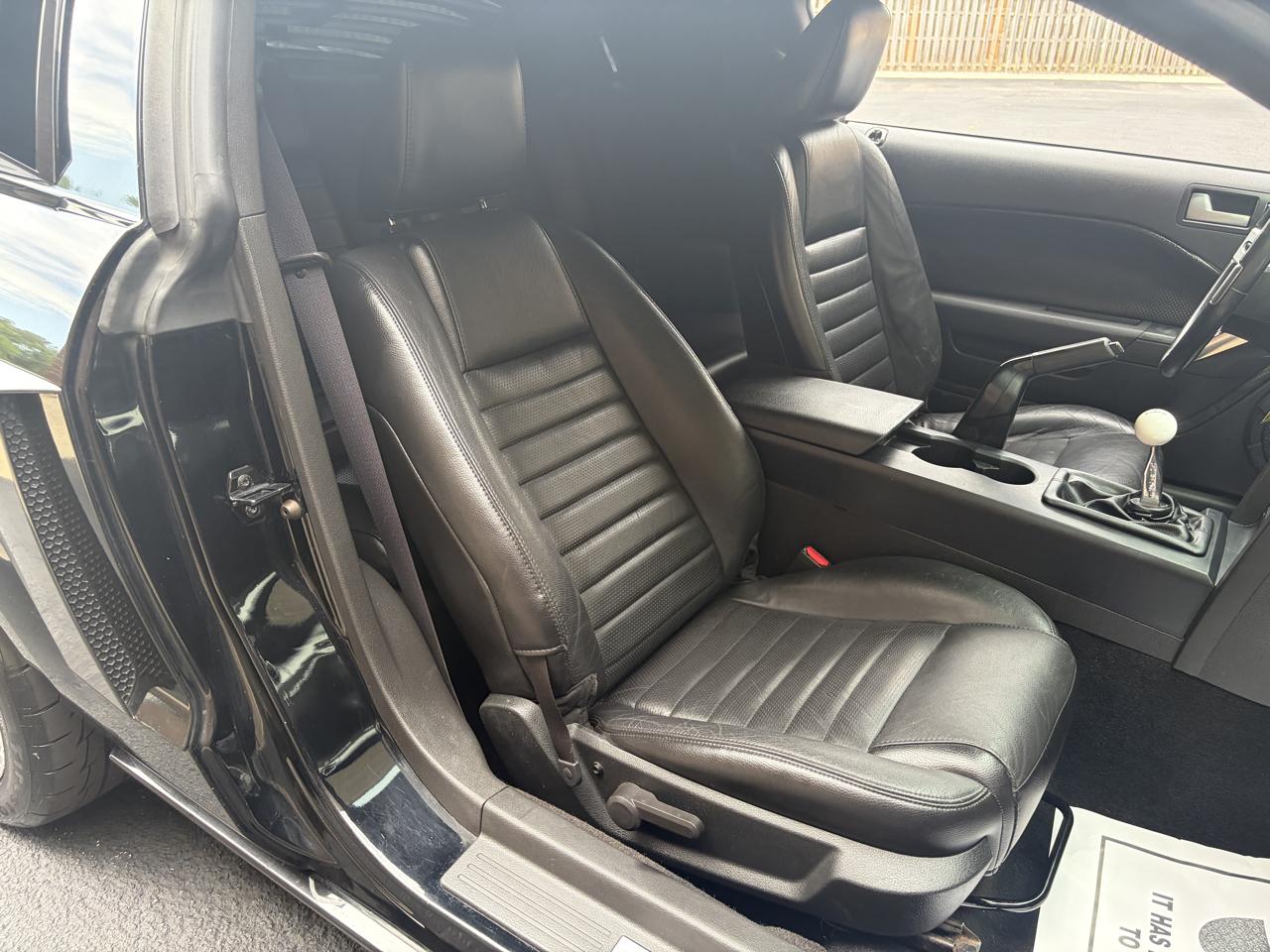 Ford Mustang 2dr Cpe GT Deluxe 2006