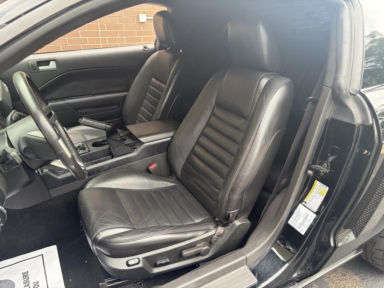 Ford Mustang 2dr Cpe GT Deluxe 2006