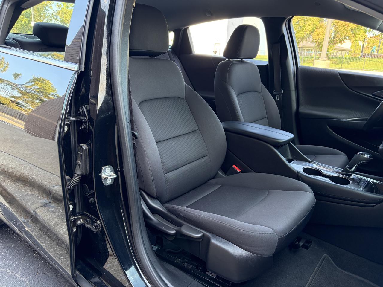Chevrolet Malibu 4dr Sdn LT w/1LT 2017