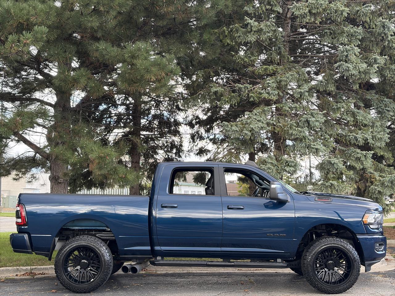 RAM 2500 Big Horn 4x4 Crew Cab 6'4" Box 2024