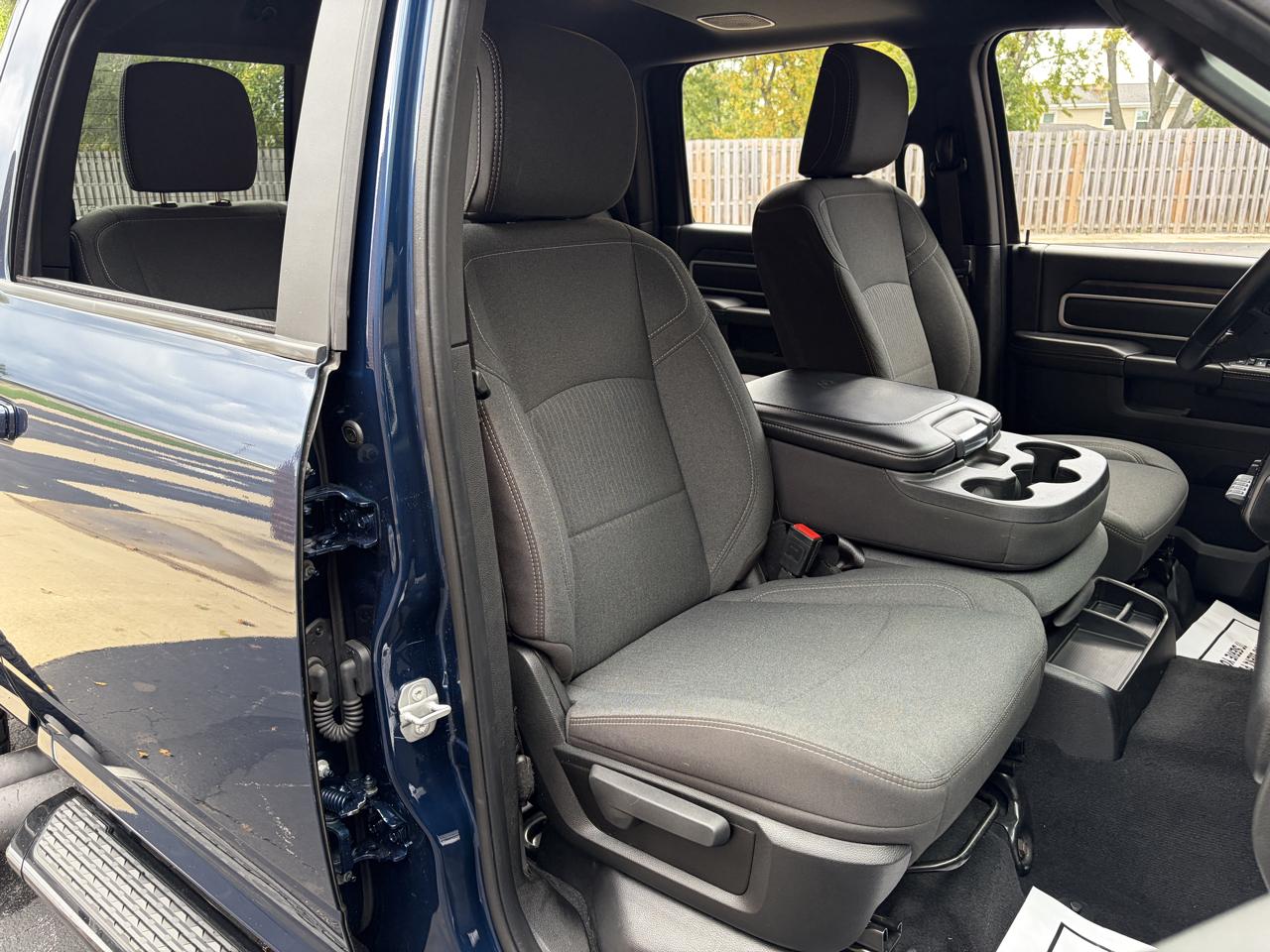 RAM 2500 Big Horn 4x4 Crew Cab 6'4" Box 2024