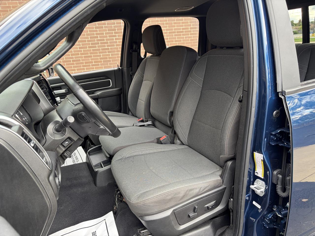 RAM 2500 Big Horn 4x4 Crew Cab 6'4" Box 2024