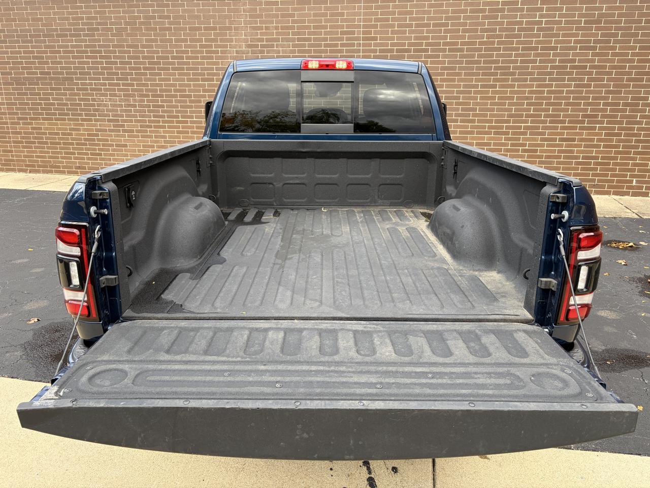 RAM 2500 Big Horn 4x4 Crew Cab 6'4" Box 2024
