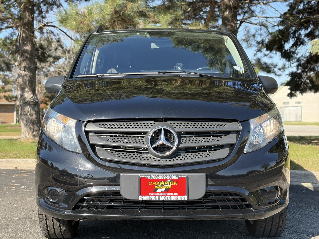 Mercedes-Benz Metris Passenger Van Standard Roof 126" Wheelbase 2018