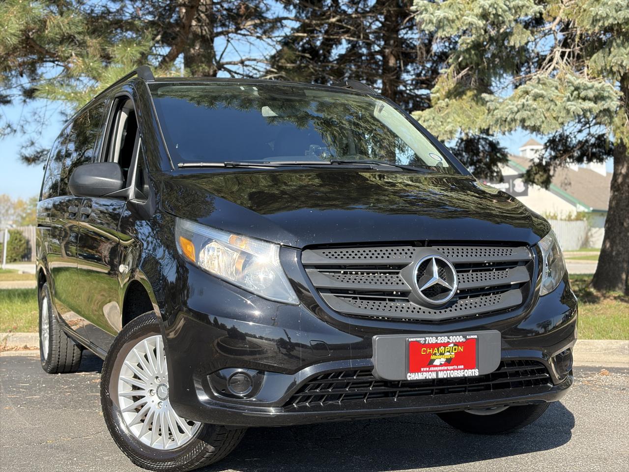 Mercedes-Benz Metris Passenger Van Standard Roof 126" Wheelbase 2018