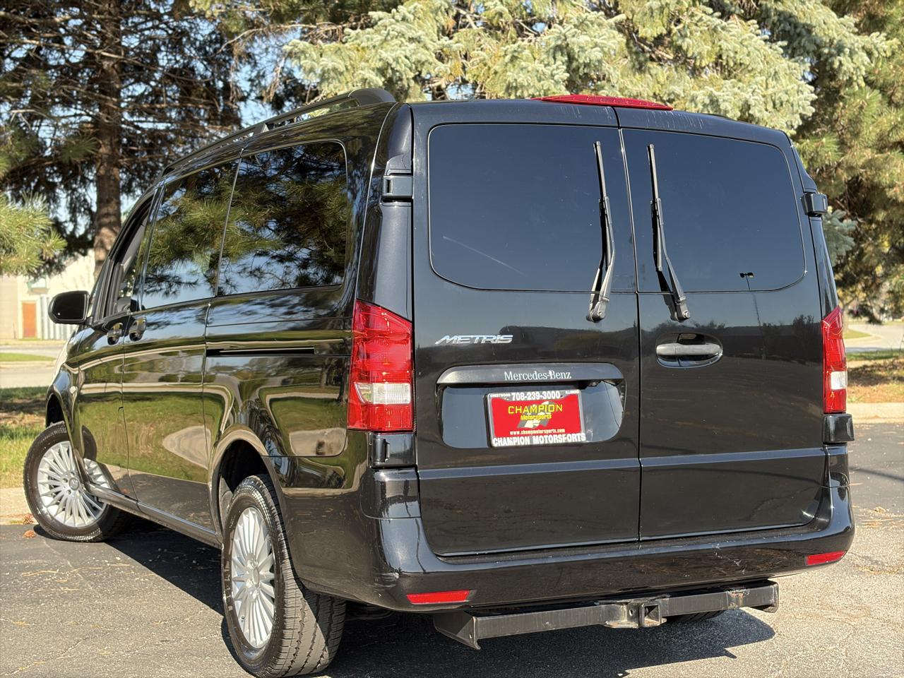 Mercedes-Benz Metris Passenger Van Standard Roof 126" Wheelbase 2018