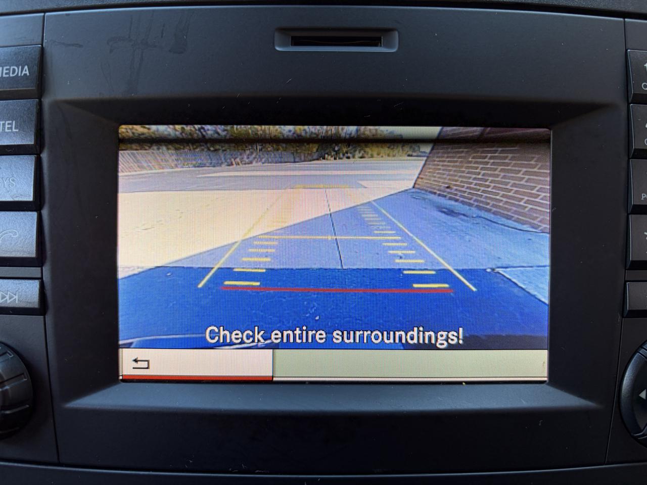Mercedes-Benz Metris Passenger Van Standard Roof 126" Wheelbase 2018