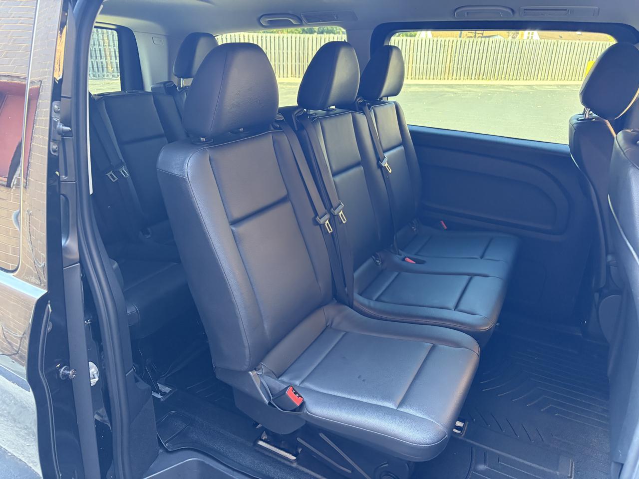 Mercedes-Benz Metris Passenger Van Standard Roof 126" Wheelbase 2018
