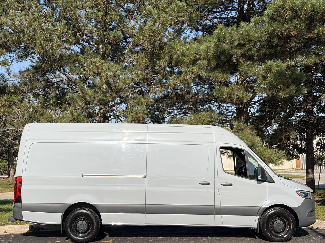 Mercedes-Benz Sprinter Van 2500 High Roof I4 Diesel HO 170" RWD 2024