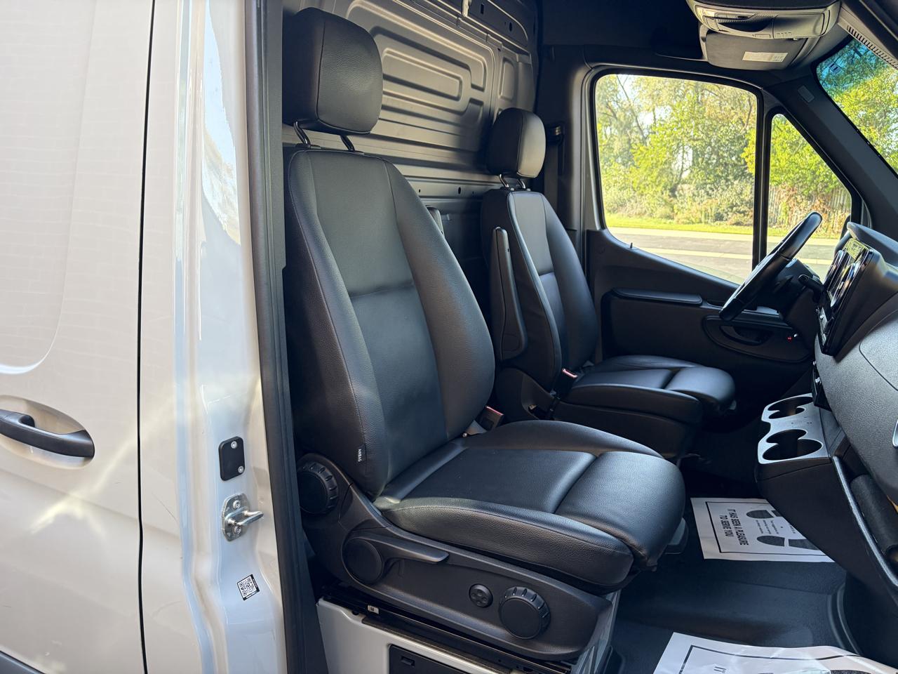 Mercedes-Benz Sprinter Van 2500 High Roof I4 Diesel HO 170" RWD 2024