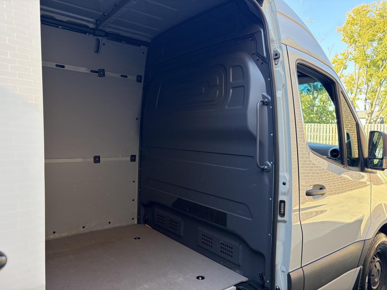 Mercedes-Benz Sprinter Van 2500 High Roof I4 Diesel HO 170" RWD 2024